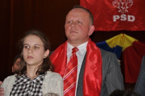 El este Cristian Cârjaliu. Credeţi că mai merită un mandat de primar al comunei Agigea?